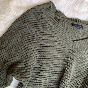 American Eagle | Chenille V-Neck Cropped Sweater